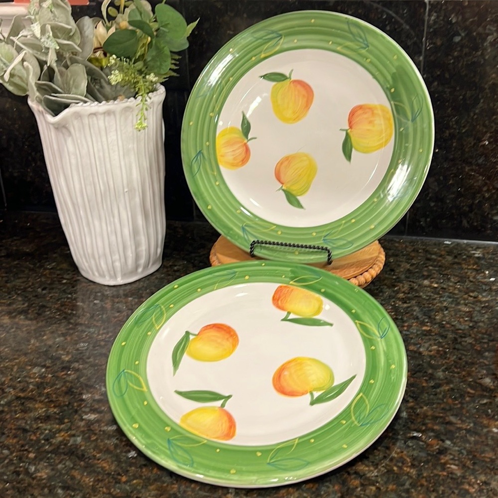 NWT The Cellar Set of 2 Apple Plates